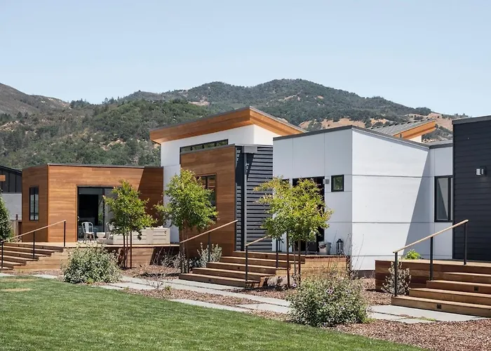 Luxury Villa Year-Round Heated Pool Hot Tub Fire Pit Lawn